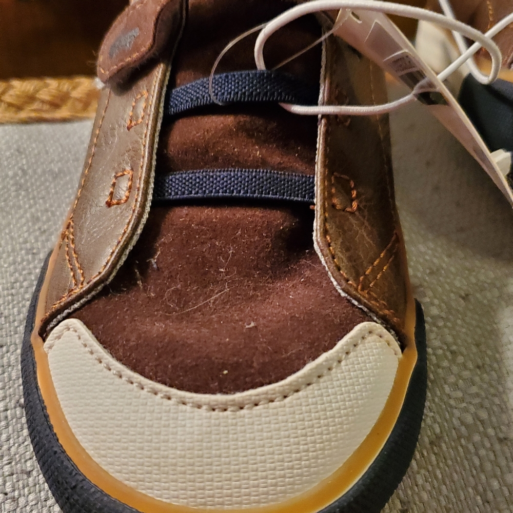 Boys sneakers